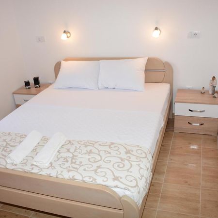 Apartmani Gaga Tivat Ngoại thất bức ảnh