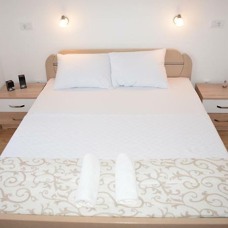 Apartmani Gaga Tivat Ngoại thất bức ảnh